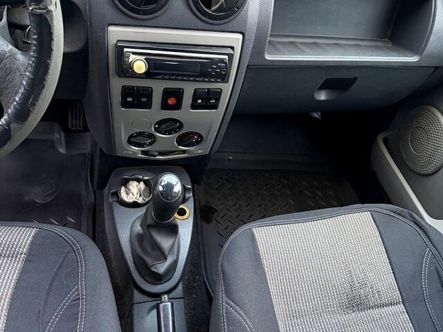 Рено Логан, об'ємом двигуна 1.6 л та пробігом 167 тис. км за 4700 $, фото 8 на Automoto.ua