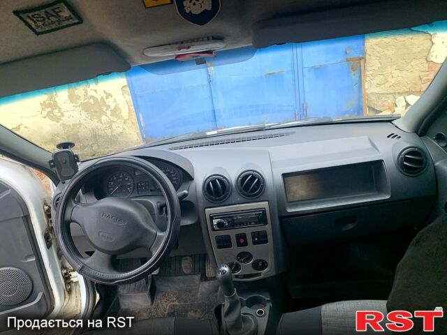 Рено Логан, объемом двигателя 1.5 л и пробегом 189 тыс. км за 3999 $, фото 8 на Automoto.ua