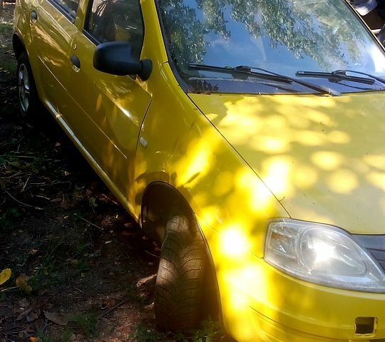 Желтый Рено Логан, объемом двигателя 1.4 л и пробегом 0 тыс. км за 2800 $, фото 6 на Automoto.ua
