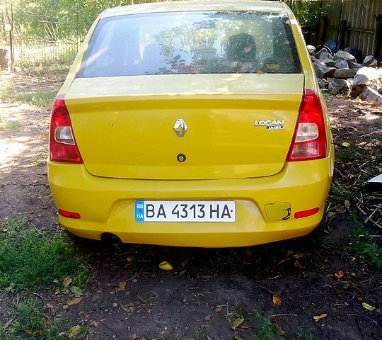 Желтый Рено Логан, объемом двигателя 1.4 л и пробегом 0 тыс. км за 2800 $, фото 5 на Automoto.ua