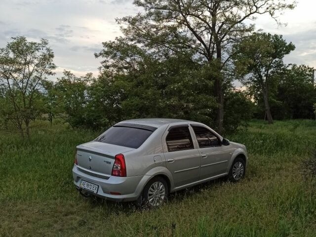 Серый Рено Логан, объемом двигателя 1.6 л и пробегом 113 тыс. км за 6500 $, фото 1 на Automoto.ua