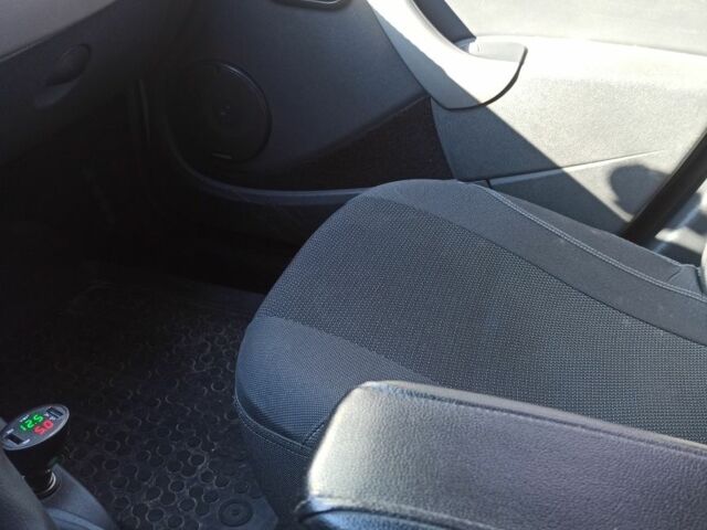 Серый Рено Логан, объемом двигателя 1.6 л и пробегом 113 тыс. км за 6500 $, фото 5 на Automoto.ua