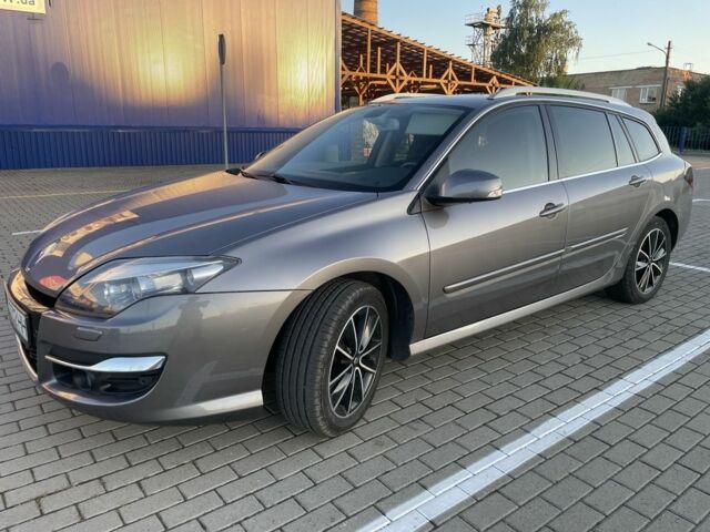 Серый Рено Логан, объемом двигателя 2 л и пробегом 206 тыс. км за 9000 $, фото 3 на Automoto.ua