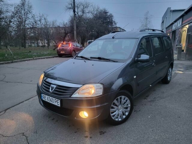 Серый Рено Логан, объемом двигателя 1.6 л и пробегом 189 тыс. км за 5999 $, фото 1 на Automoto.ua