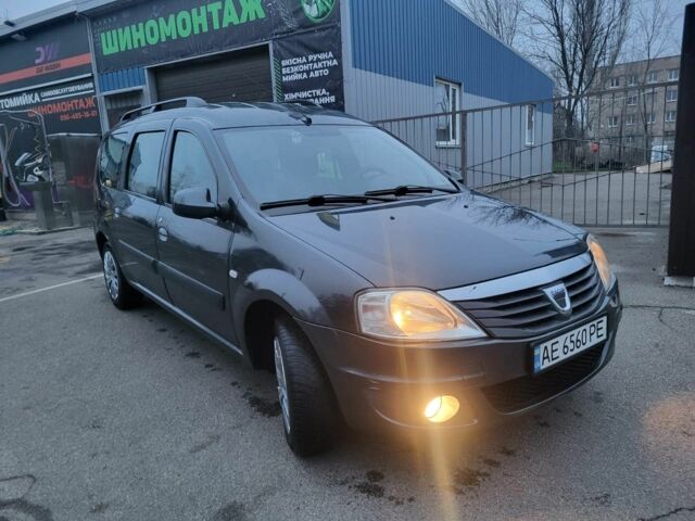 Серый Рено Логан, объемом двигателя 1.6 л и пробегом 189 тыс. км за 5999 $, фото 6 на Automoto.ua