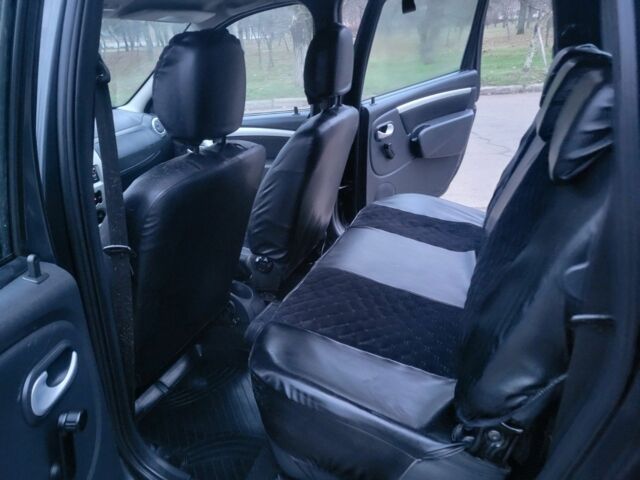 Серый Рено Логан, объемом двигателя 1.6 л и пробегом 189 тыс. км за 5999 $, фото 9 на Automoto.ua