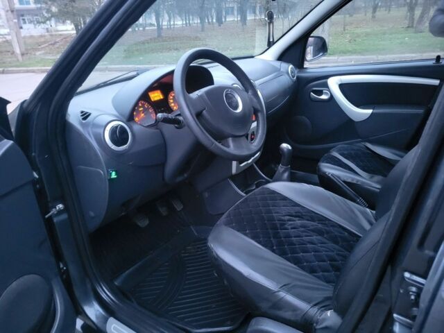 Серый Рено Логан, объемом двигателя 1.6 л и пробегом 189 тыс. км за 5999 $, фото 7 на Automoto.ua