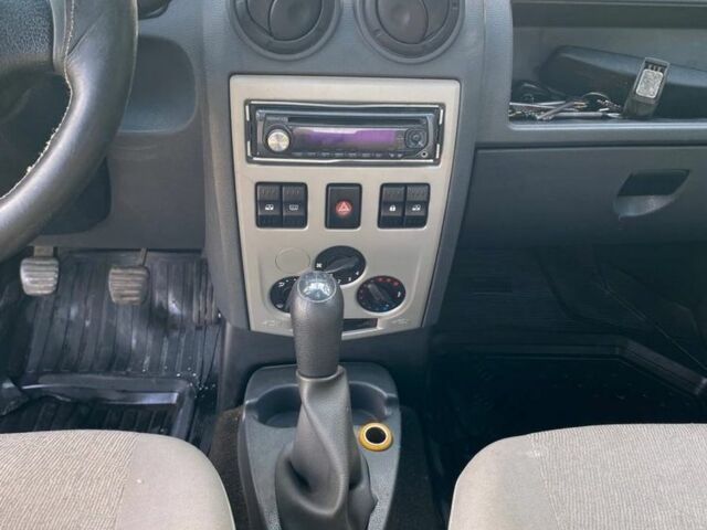 Рено Логан 2007 в Каменское - Днепродзержинск на Automoto.ua Серый Рено Логан, объемом двигателя 1.4 л и пробегом 175 тыс. км за 1500 $, фото 11 на Automoto.ua