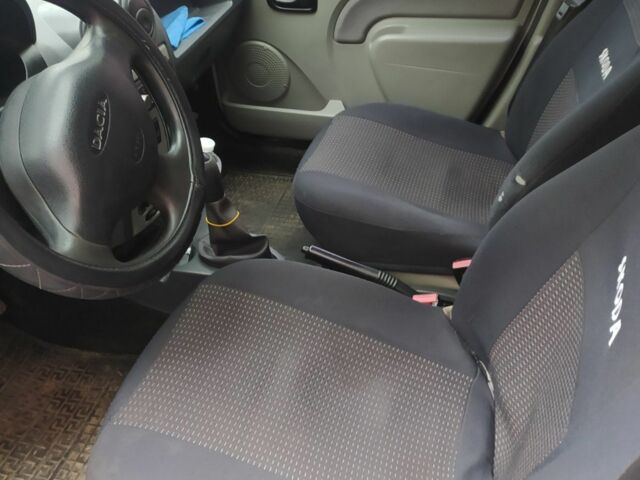 Серый Рено Логан, объемом двигателя 1.4 л и пробегом 2 тыс. км за 2500 $, фото 3 на Automoto.ua