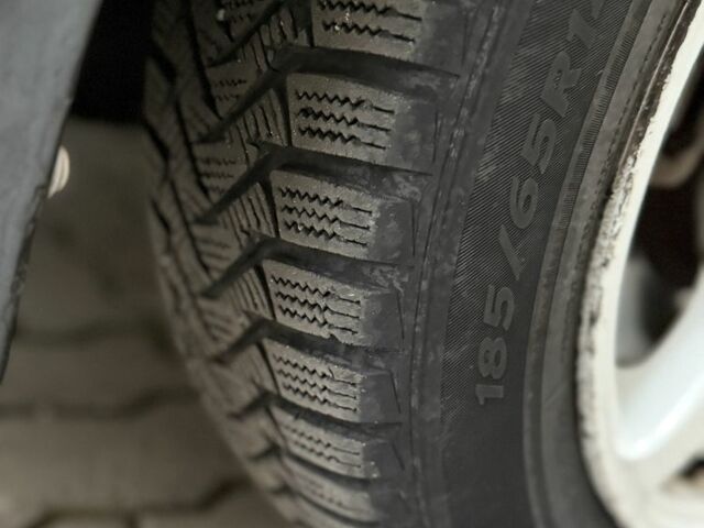 Серый Рено Логан, объемом двигателя 1.4 л и пробегом 280 тыс. км за 2550 $, фото 6 на Automoto.ua