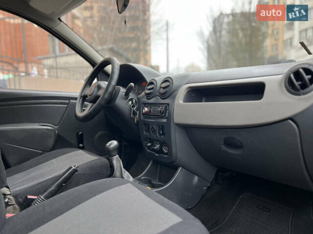 Серый Рено Логан, объемом двигателя 1.39 л и пробегом 220 тыс. км за 1500 $, фото 14 на Automoto.ua