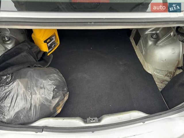 Сірий Рено Логан, об'ємом двигуна 1.39 л та пробігом 172 тис. км за 3350 $, фото 24 на Automoto.ua