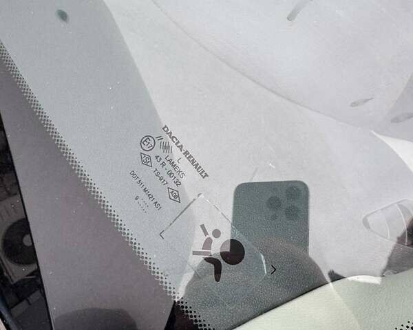 Сірий Рено Логан, об'ємом двигуна 1.39 л та пробігом 172 тис. км за 3350 $, фото 17 на Automoto.ua