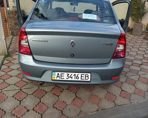 Серый Рено Логан, объемом двигателя 1.39 л и пробегом 100 тыс. км за 4700 $, фото 5 на Automoto.ua