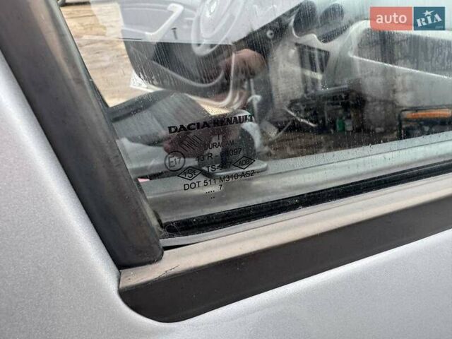 Сірий Рено Логан, об'ємом двигуна 1.39 л та пробігом 172 тис. км за 3350 $, фото 22 на Automoto.ua