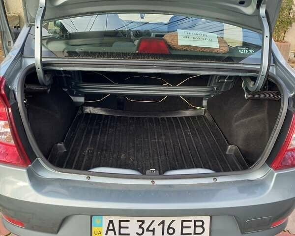 Серый Рено Логан, объемом двигателя 1.39 л и пробегом 100 тыс. км за 4700 $, фото 6 на Automoto.ua