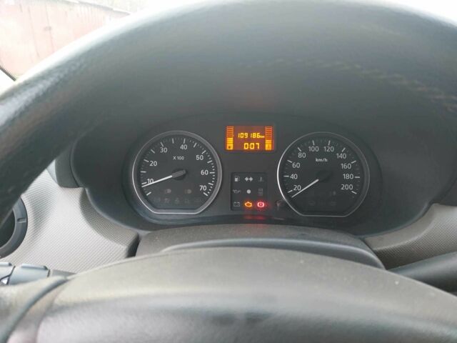 Серый Рено Логан, объемом двигателя 1.4 л и пробегом 110 тыс. км за 3800 $, фото 12 на Automoto.ua