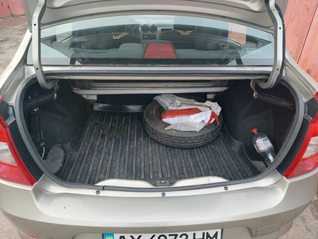 Серый Рено Логан, объемом двигателя 1.4 л и пробегом 110 тыс. км за 3800 $, фото 10 на Automoto.ua