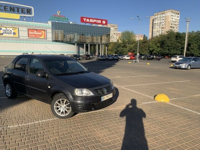 Серый Рено Логан, объемом двигателя 1.6 л и пробегом 500 тыс. км за 2600 $, фото 3 на Automoto.ua