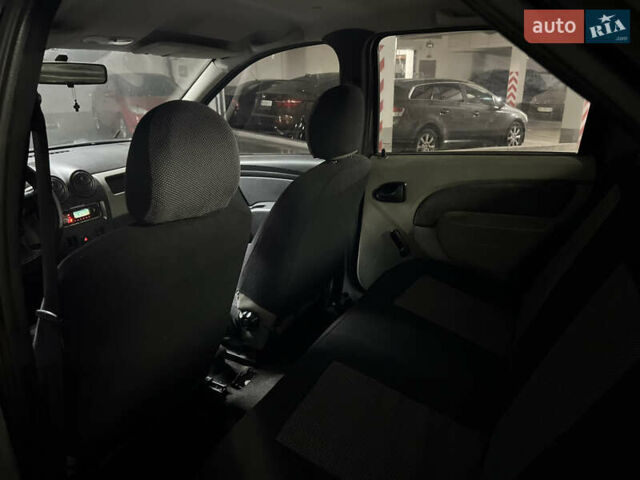 Серый Рено Логан, объемом двигателя 1.39 л и пробегом 220 тыс. км за 1800 $, фото 6 на Automoto.ua