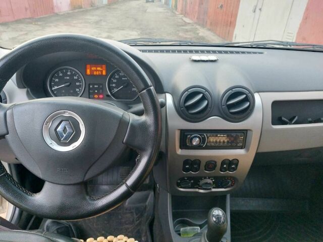 Серый Рено Логан, объемом двигателя 1.4 л и пробегом 110 тыс. км за 3800 $, фото 11 на Automoto.ua