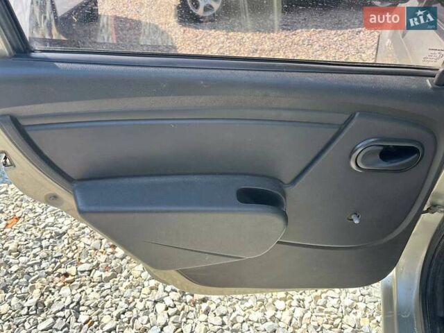 Серый Рено Логан, объемом двигателя 1.39 л и пробегом 218 тыс. км за 2900 $, фото 13 на Automoto.ua