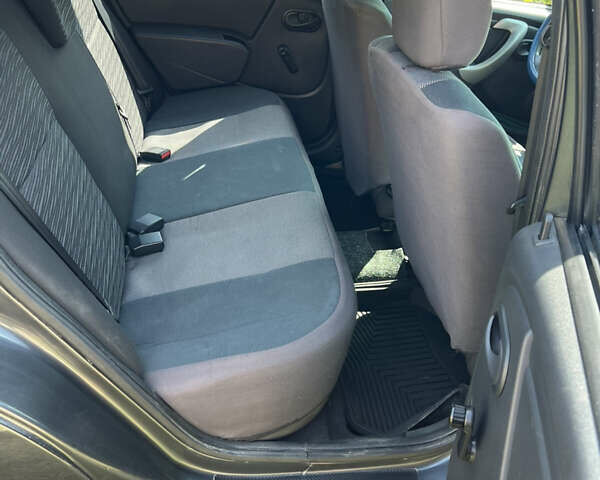 Сірий Рено Логан, об'ємом двигуна 1.4 л та пробігом 109 тис. км за 4700 $, фото 10 на Automoto.ua