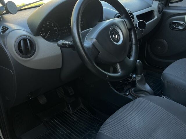 Серый Рено Логан, объемом двигателя 1.6 л и пробегом 182 тыс. км за 5550 $, фото 7 на Automoto.ua