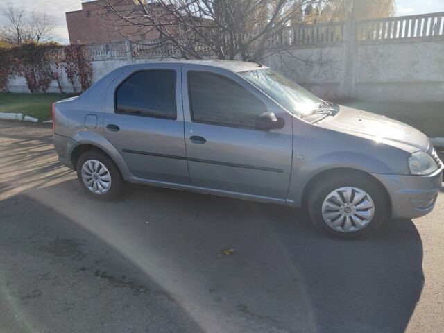 Рено Логан 2010 в Прилуках на Automoto.ua Серый Рено Логан, объемом двигателя 0 л и пробегом 195 тыс. км за 4400 $, фото 3 на Automoto.ua