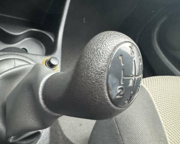 Сірий Рено Логан, об'ємом двигуна 1.4 л та пробігом 115 тис. км за 5500 $, фото 16 на Automoto.ua