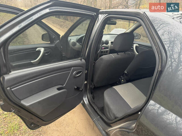 Сірий Рено Логан, об'ємом двигуна 1.4 л та пробігом 115 тис. км за 5500 $, фото 9 на Automoto.ua