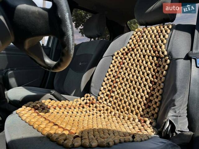 Серый Рено Логан, объемом двигателя 1.39 л и пробегом 218 тыс. км за 2900 $, фото 6 на Automoto.ua