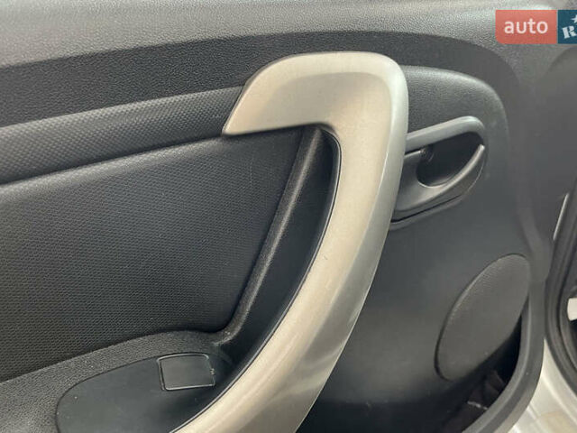 Серый Рено Логан, объемом двигателя 1.39 л и пробегом 157 тыс. км за 4700 $, фото 12 на Automoto.ua