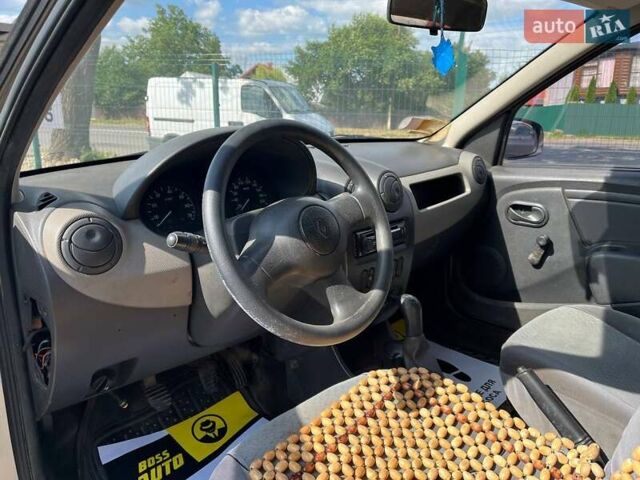 Серый Рено Логан, объемом двигателя 1.39 л и пробегом 218 тыс. км за 2900 $, фото 5 на Automoto.ua