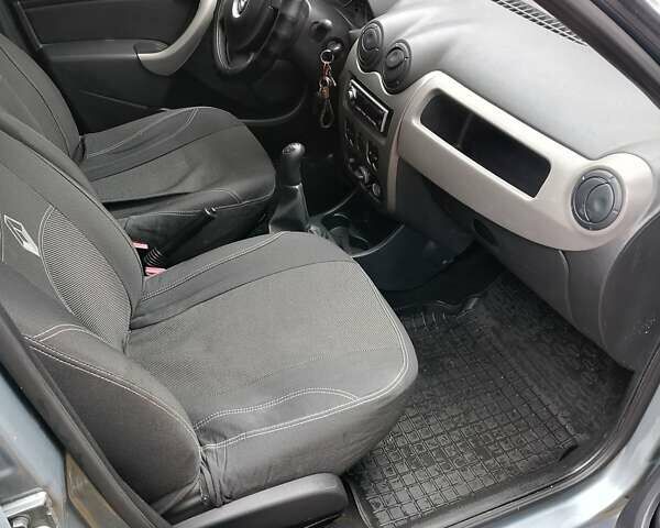 Рено Логан 2010 в Прилуках на Automoto.ua Серый Рено Логан, объемом двигателя 1.4 л и пробегом 195 тыс. км за 4400 $, фото 6 на Automoto.ua