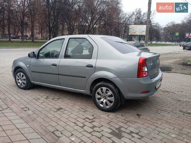 Сірий Рено Логан, об'ємом двигуна 1.46 л та пробігом 242 тис. км за 4600 $, фото 6 на Automoto.ua