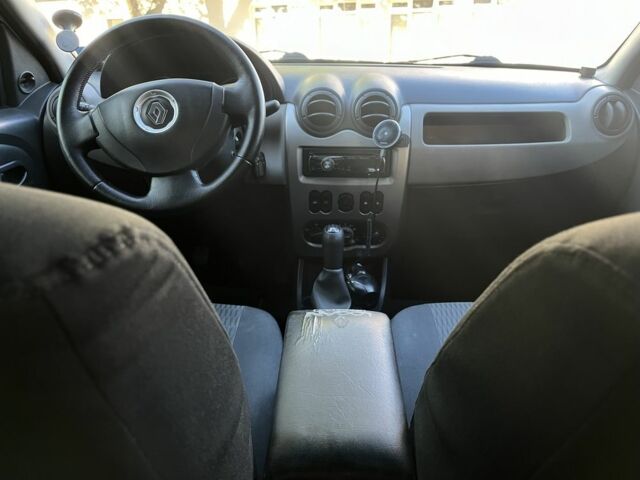 Серый Рено Логан, объемом двигателя 1.6 л и пробегом 182 тыс. км за 5550 $, фото 9 на Automoto.ua