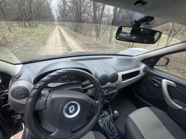 Серый Рено Логан, объемом двигателя 1.4 л и пробегом 115 тыс. км за 5500 $, фото 4 на Automoto.ua