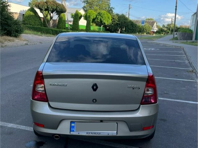 Серый Рено Логан, объемом двигателя 1.6 л и пробегом 182 тыс. км за 5550 $, фото 3 на Automoto.ua