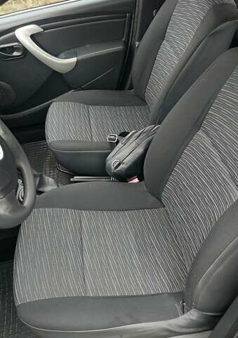 Серый Рено Логан, объемом двигателя 1.39 л и пробегом 88 тыс. км за 3300 $, фото 16 на Automoto.ua