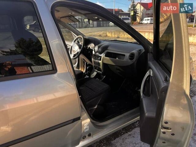 Серый Рено Логан, объемом двигателя 1.39 л и пробегом 296 тыс. км за 3500 $, фото 8 на Automoto.ua