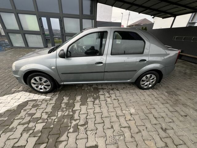 Серый Рено Логан, объемом двигателя 1.5 л и пробегом 241 тыс. км за 4600 $, фото 1 на Automoto.ua