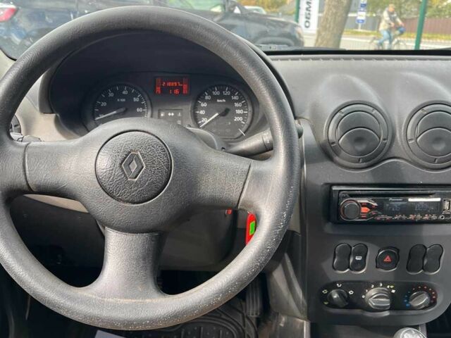 Серый Рено Логан, объемом двигателя 1.4 л и пробегом 218 тыс. км за 2900 $, фото 10 на Automoto.ua