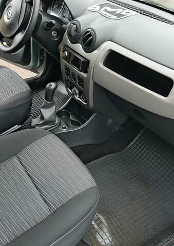 Серый Рено Логан, объемом двигателя 1.39 л и пробегом 88 тыс. км за 3300 $, фото 11 на Automoto.ua