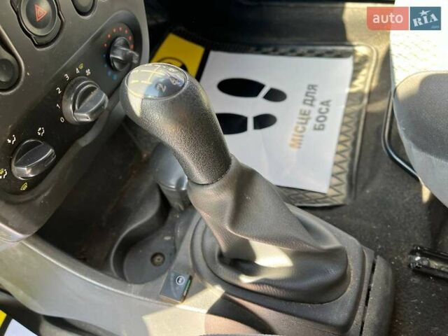 Серый Рено Логан, объемом двигателя 1.39 л и пробегом 218 тыс. км за 2900 $, фото 10 на Automoto.ua