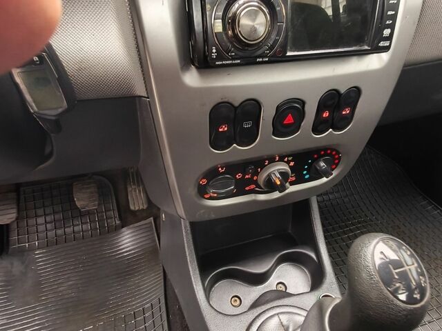 Сірий Рено Логан, об'ємом двигуна 1.4 л та пробігом 89 тис. км за 3600 $, фото 6 на Automoto.ua