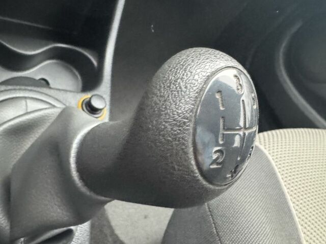 Серый Рено Логан, объемом двигателя 1.4 л и пробегом 115 тыс. км за 5500 $, фото 6 на Automoto.ua