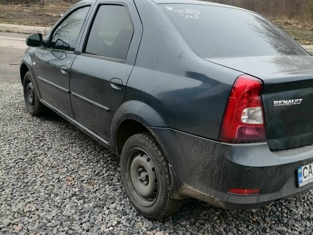 Серый Рено Логан, объемом двигателя 1.4 л и пробегом 250 тыс. км за 3200 $, фото 5 на Automoto.ua