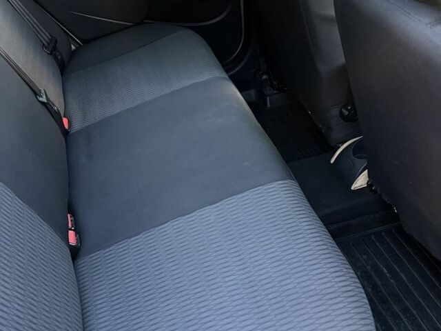 Серый Рено Логан, объемом двигателя 1.6 л и пробегом 182 тыс. км за 5550 $, фото 8 на Automoto.ua