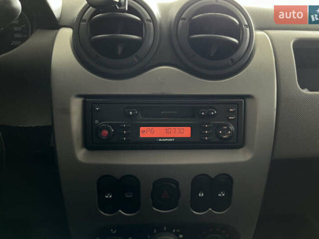 Серый Рено Логан, объемом двигателя 1.39 л и пробегом 157 тыс. км за 4700 $, фото 18 на Automoto.ua